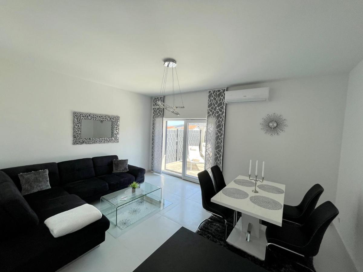 Sky Garden Trogir Apartment ภายนอก รูปภาพ