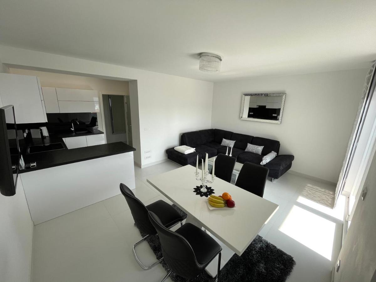 Sky Garden Trogir Apartment ภายนอก รูปภาพ