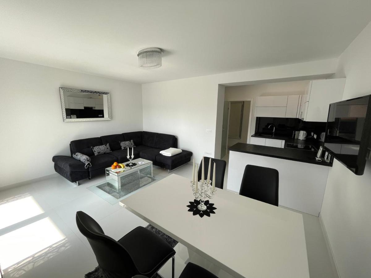 Sky Garden Trogir Apartment ภายนอก รูปภาพ