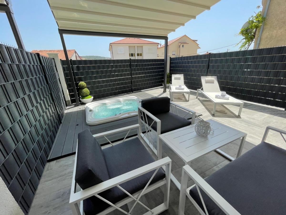 Sky Garden Trogir Apartment ภายนอก รูปภาพ